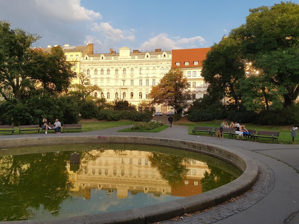 Charles Apartment Прага Екстер'єр фото
