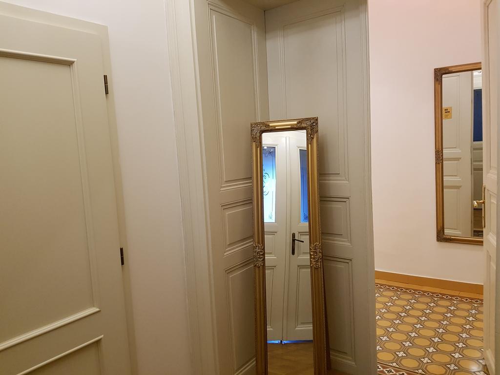 Charles Apartment Прага Екстер'єр фото